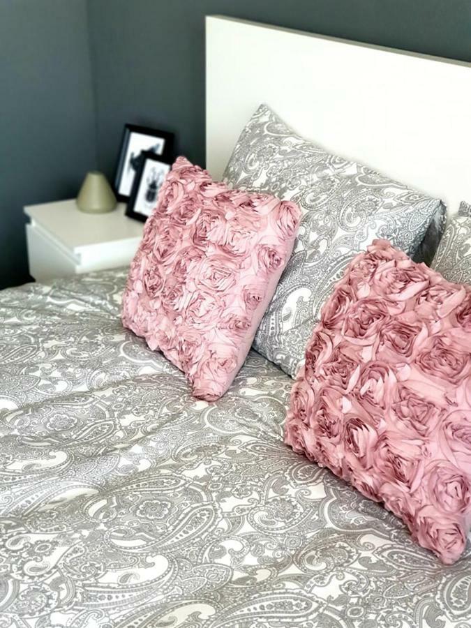Lunii 6 Apartment คลูจ-นาโปกา ภายนอก รูปภาพ
